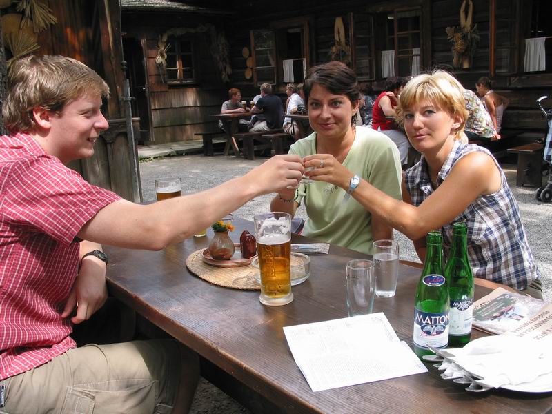 Slivovicovej ťukanec ve skanzenový knajpě